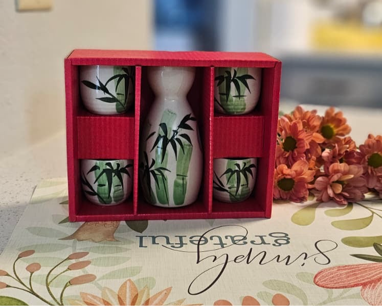 Juego de cerámica para sake japonés .